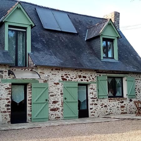 Chambre D Hote La Roussiere Saint-Ouen-Des-Toits Eksteriør bilde